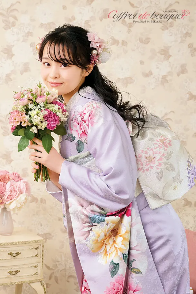 美品　マイメロ　希少　花模様　淡色　逸品　振袖　フルセット 振り袖 くすみカラーガーリー アイボリー ボタニカルフラワー アンニュイ ゆる