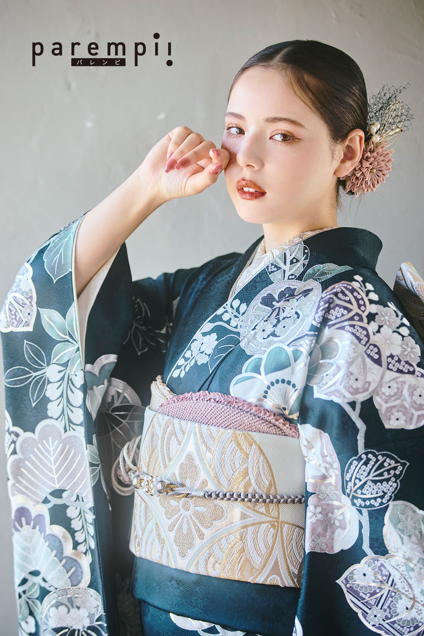 グレちゃん(振袖)2枚 池田エライザ”の振袖-水色｜成人記念の新作振袖ご紹介 EL-729